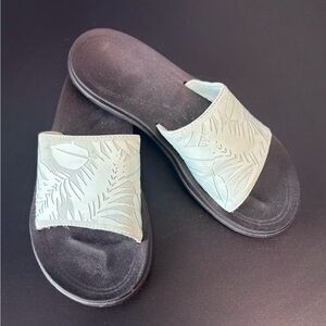 Olukai Women's Sz 5 Punua 'Olu Sandals Slides Water Resistant Light Green